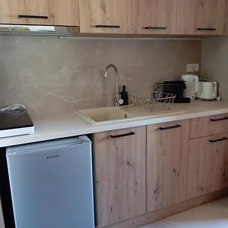 Annousa's House & Aparthotel Kallirakhi