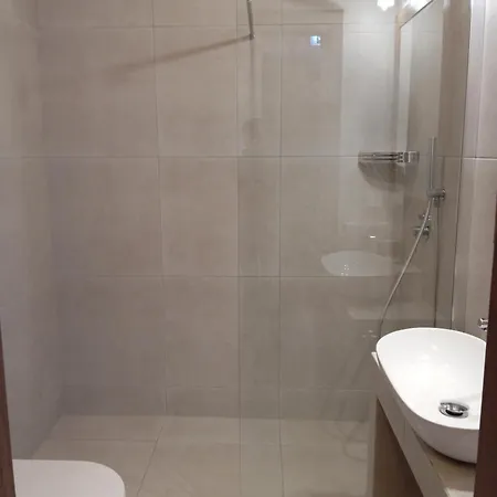 Annousa's House & 4* Kallirakhi