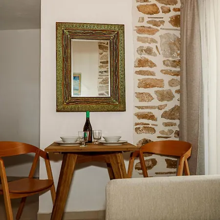 Aparthotel Annousa's House & 4*