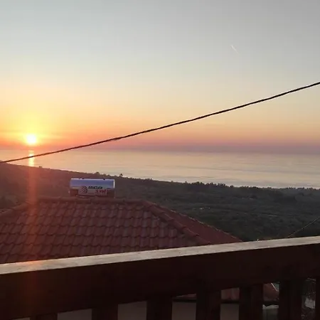 Apartahotel Annousa's House & 4*