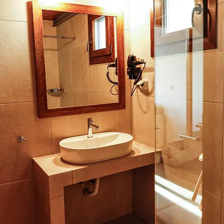 Annousa's House & Aparthotel