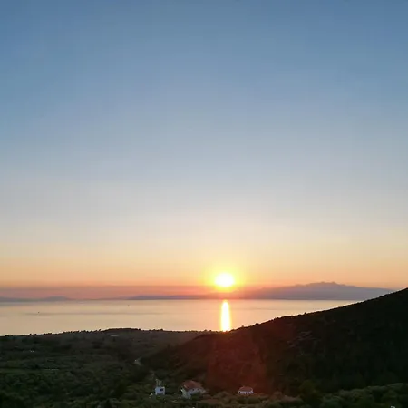 Annousa's House & Aparthotel 4*