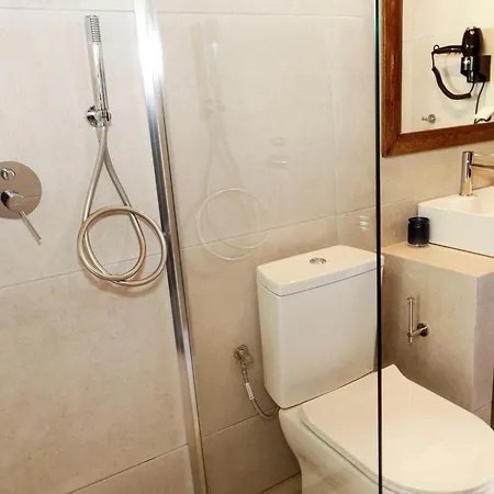 Aparthotel Annousa's House &