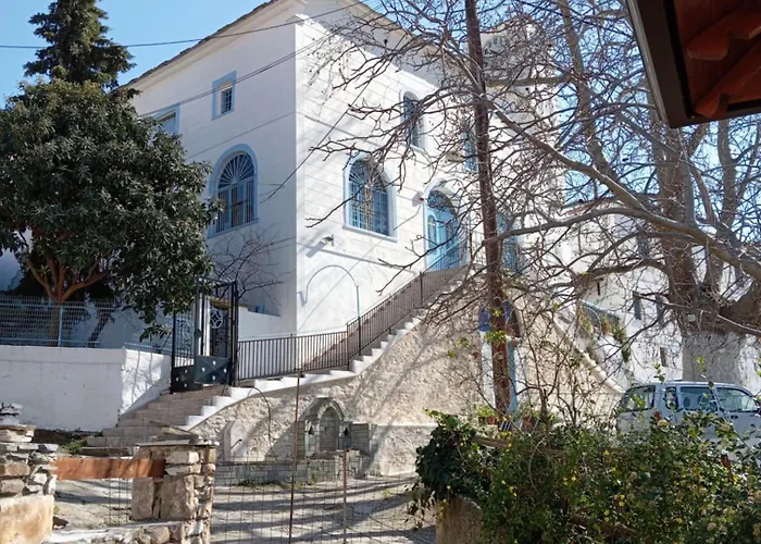 Annousa's House &