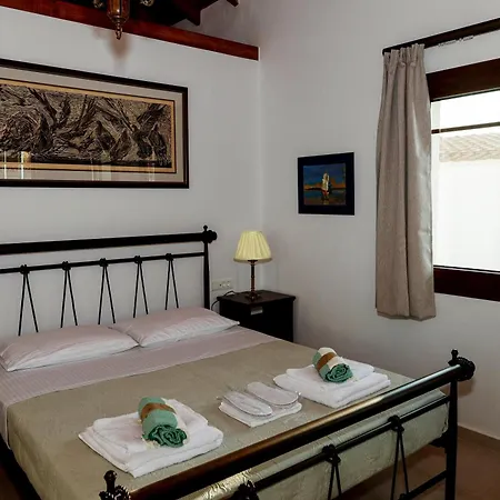 Annousa's House & Apartmanhotel