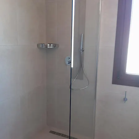 Annousa's House & Apartmanhotel 4*