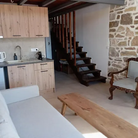 Aparthotel Annousa's House &
