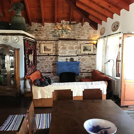 Annousa's House & Kaliráhi