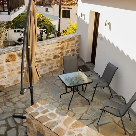 Annousa's House & Apartmanhotel 4*