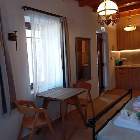 Annousa's House &